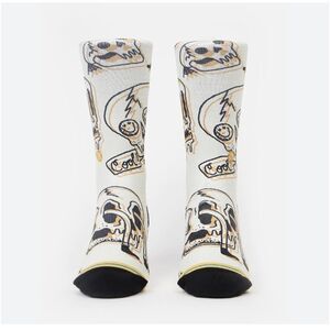STANCE UNISEX TALKIN HEADS NWT SOCKS IN VINTAGE WHITE SIZE MEDIUM CREW HEIGHT